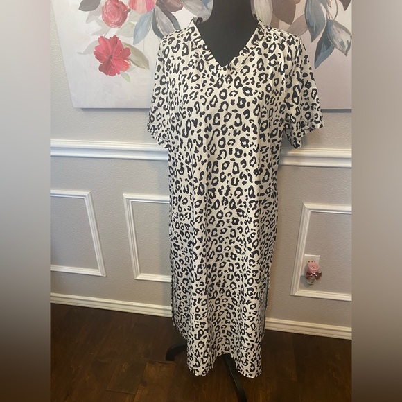 Dresses & Skirts - Animal Print Dress